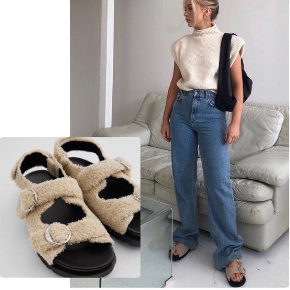 NWOT Faux Fur Sherpa Buckle Sandals